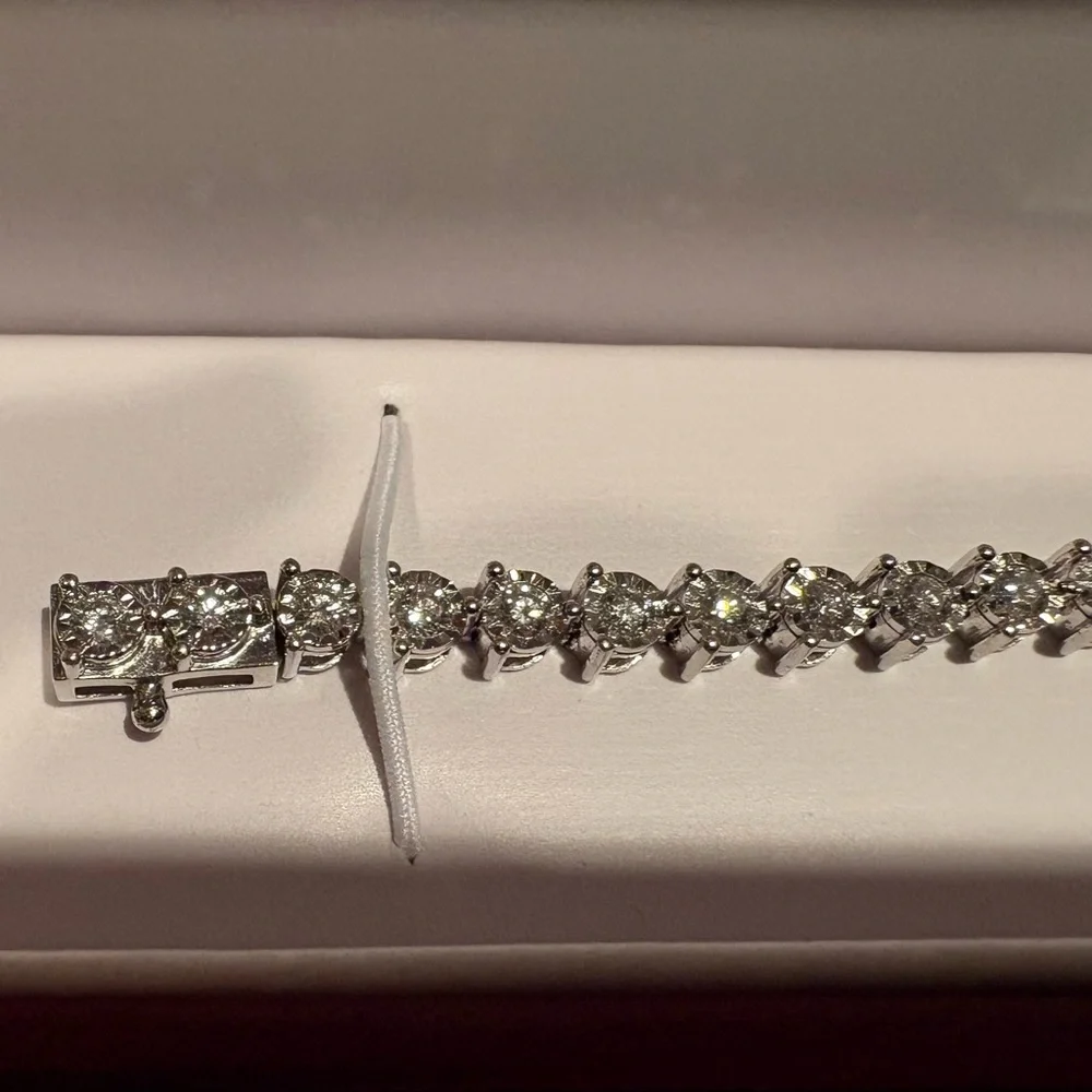 Ladies 10 Karat Tennis Bracelet - Picture 3 of 7